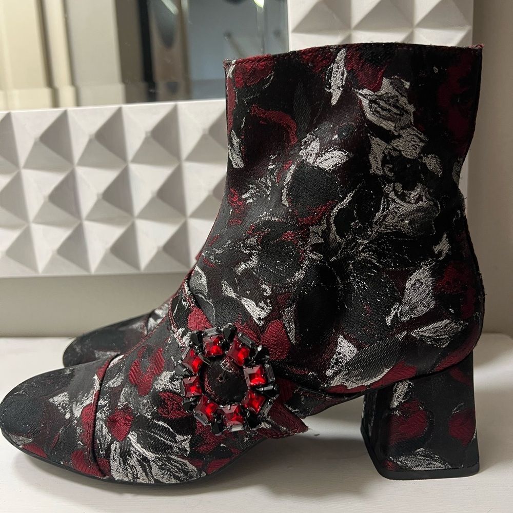 Geox Respira Jacquard, Leather Floral Italian Booties Ankle Boots Sz 38  U.S 7.5